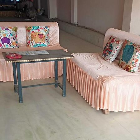 Oyo Hotel Radhe Krishna Marriage Hall Lucknow Eksteriør billede