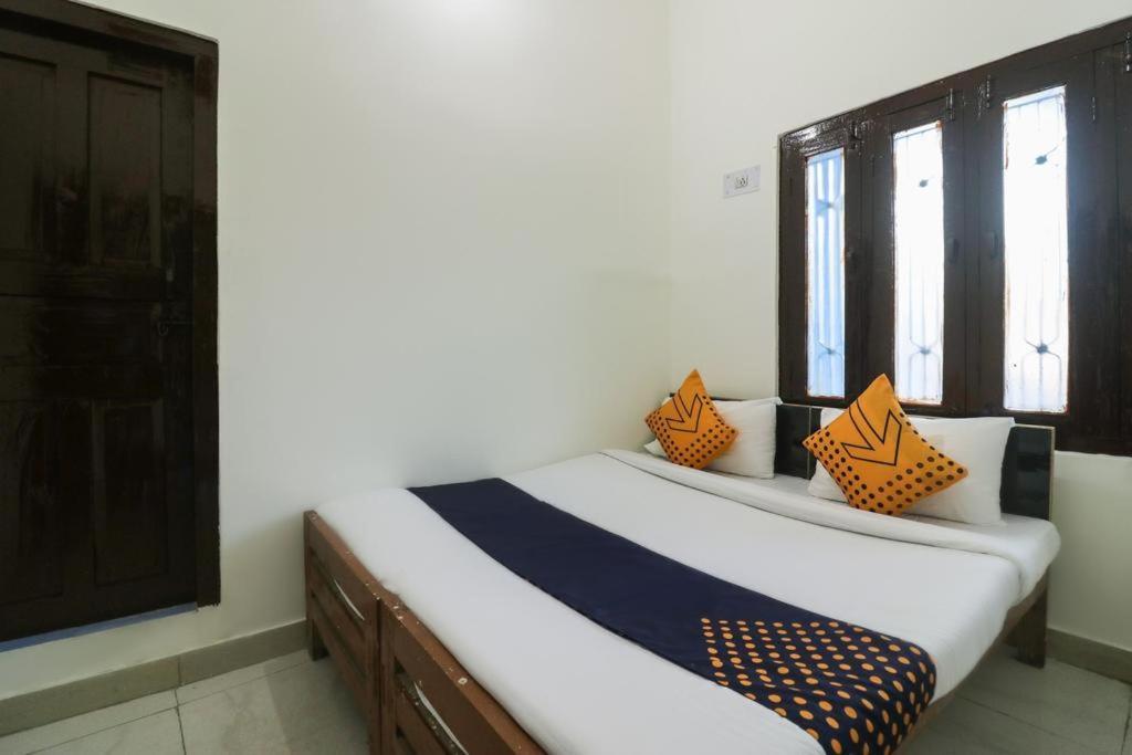 Oyo Hotel Radhe Krishna Marriage Hall Lucknow Eksteriør billede